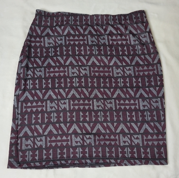 Cute Reitmans Skirt. Size 7. Burgundy & Grey. - Picture 1 of 8